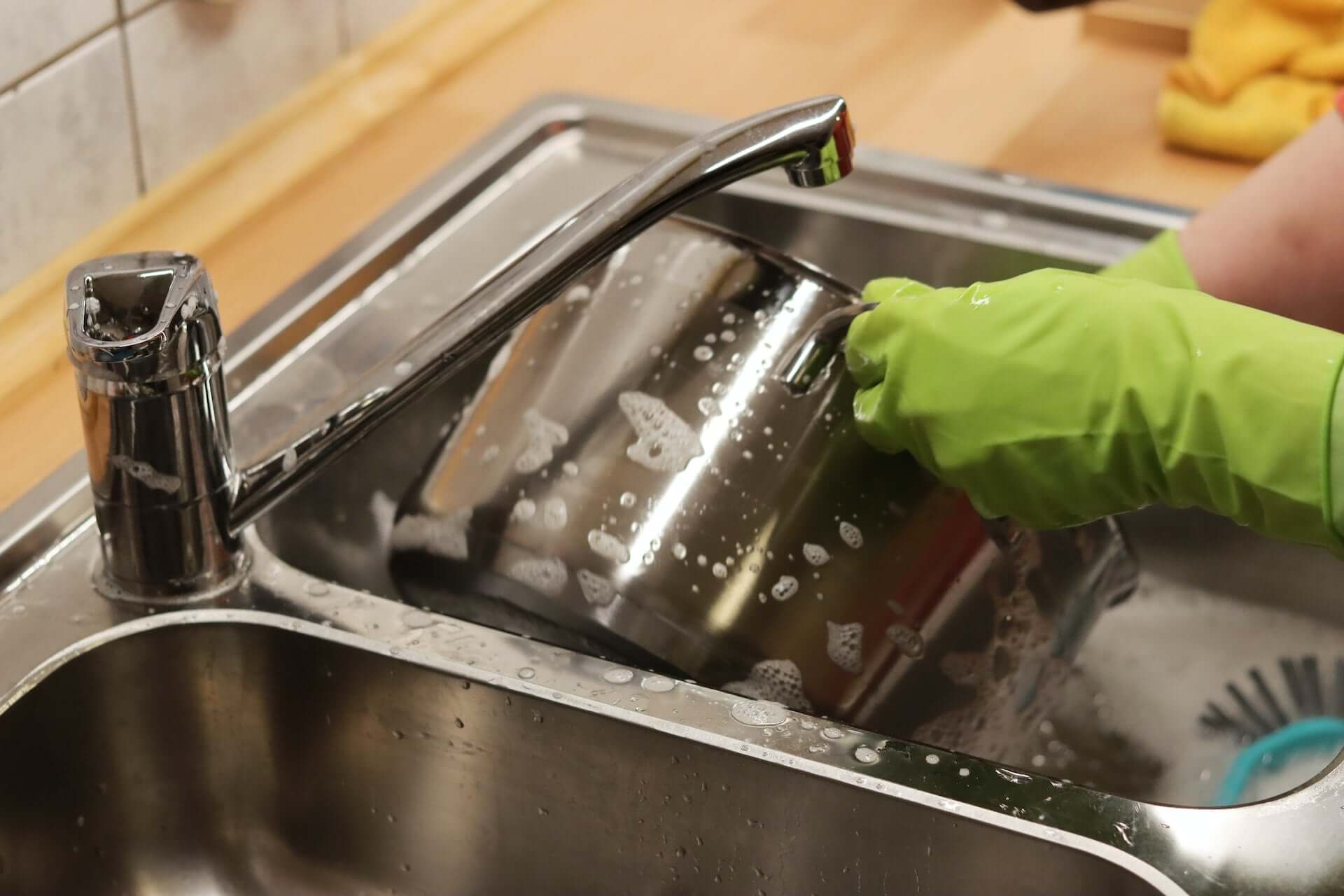 How to Clean a Stained Sink in Your Home? 